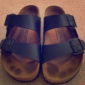 Birkenstock Arizona two strap sandals. (Black)